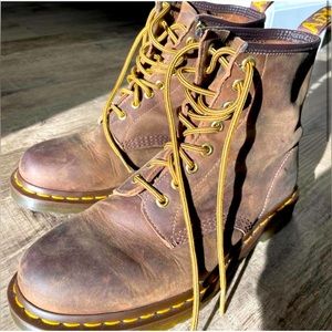 Dr. Martens, 8-hole, brown, "Crazy Horse," 1460 boots